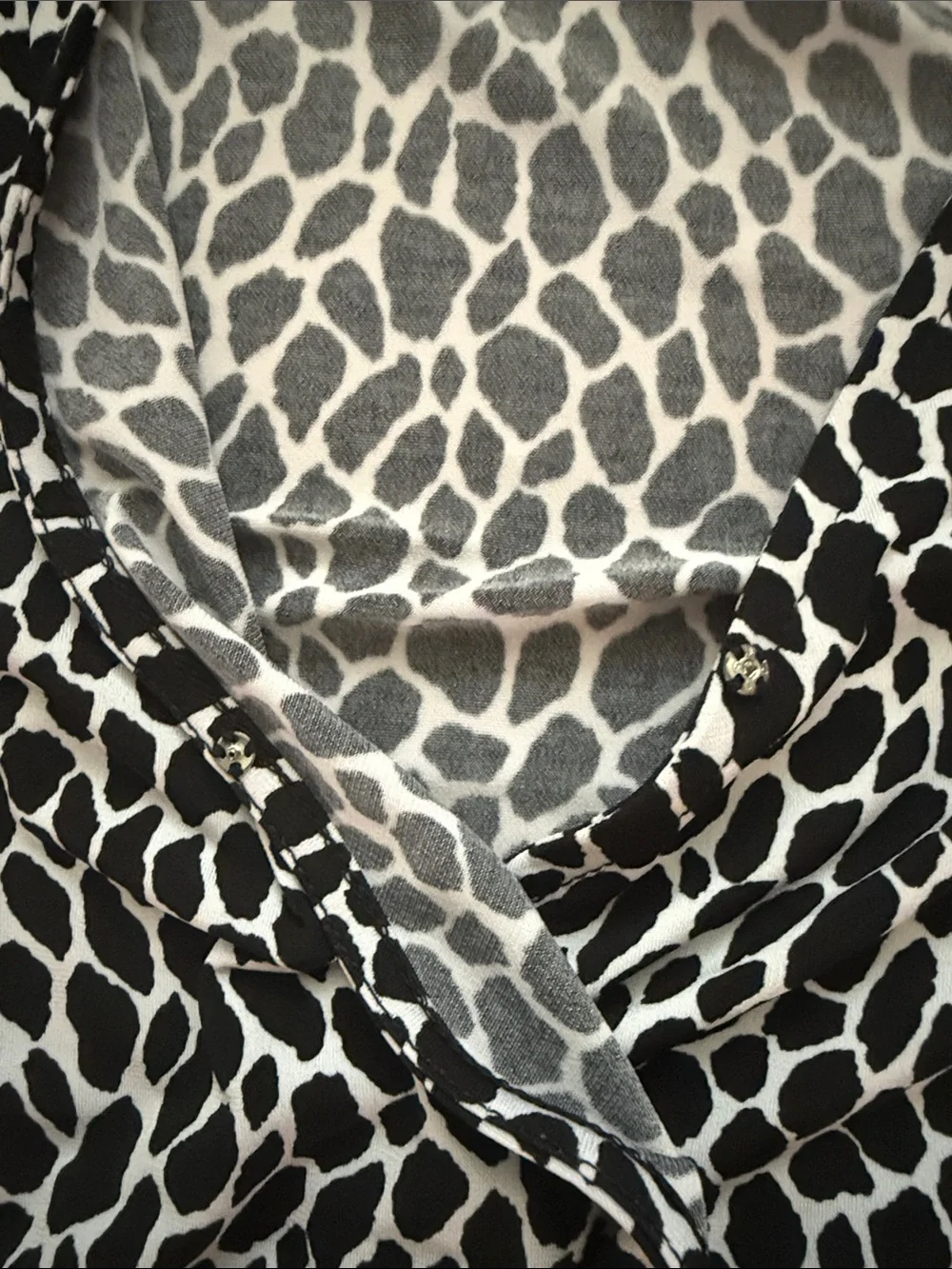 Michael Kors Medium Black & White animal print Short Sleeve V Neck Dress